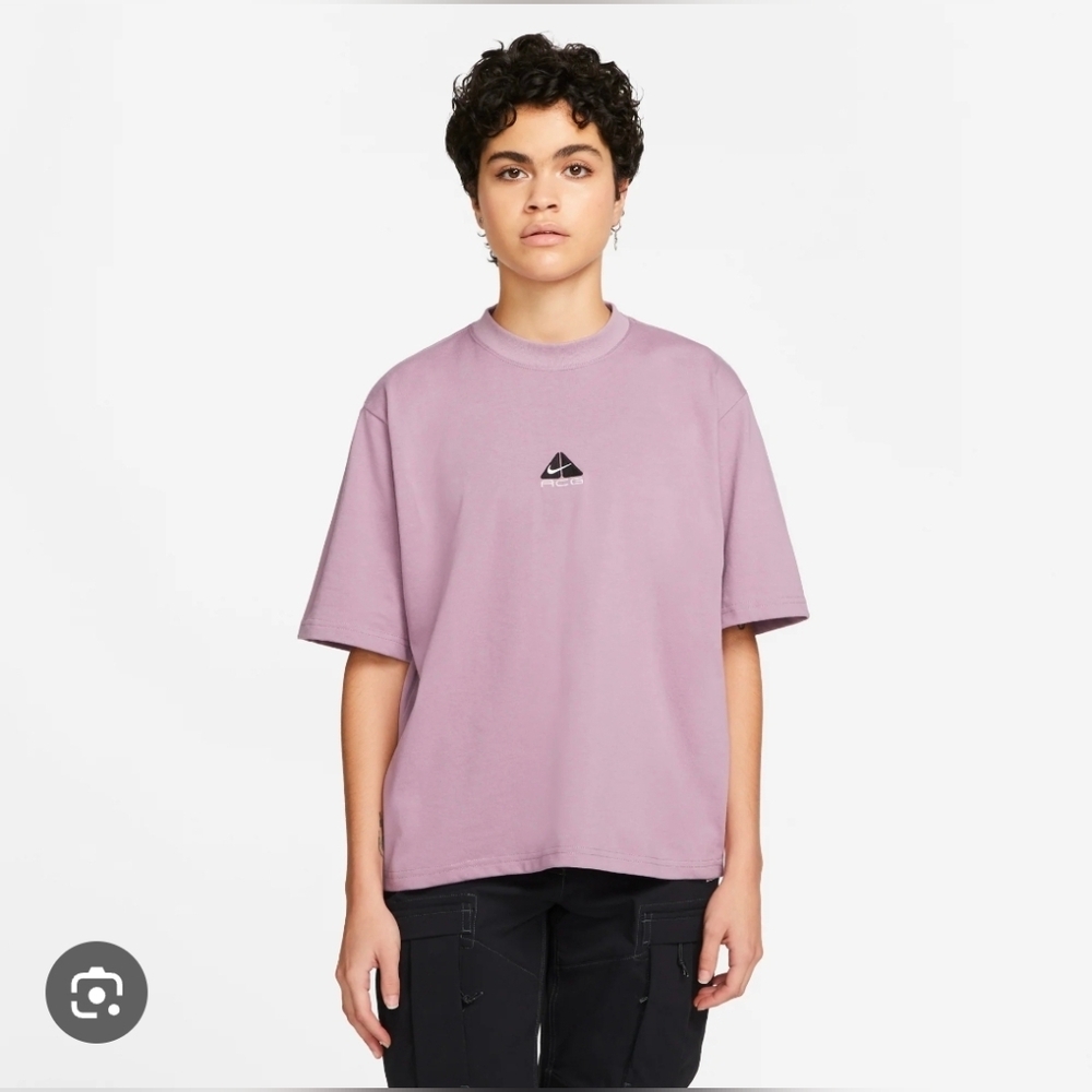 Nike ACG Womens Size Small SS Tee Amethyst EUC